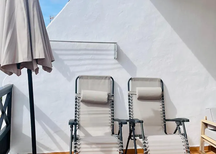 Con Amplia Terraza En La Playa Апартаменты *