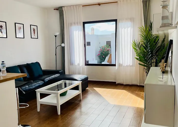 Con Amplia Terraza En La Playa Апартаменты *