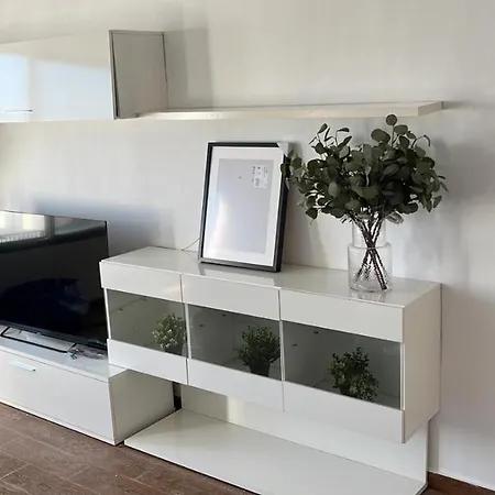 Con Amplia Terraza En La Playa Daire *