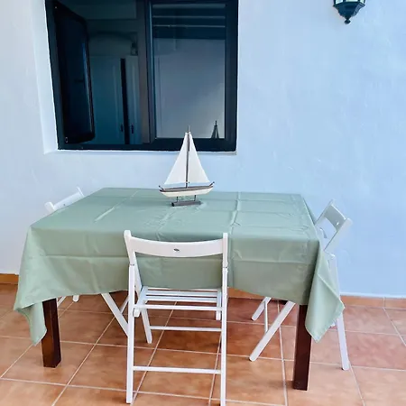 Con Amplia Terraza En La Playa Puerto del Carmen (Lanzarote)