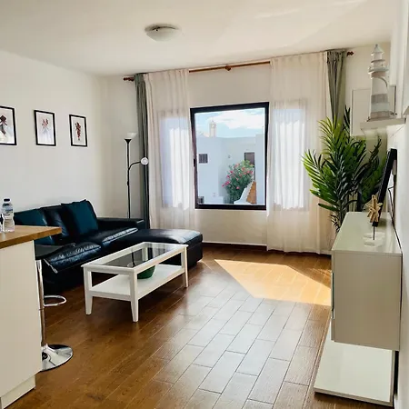 Con Amplia Terraza En La Playa Apartment *