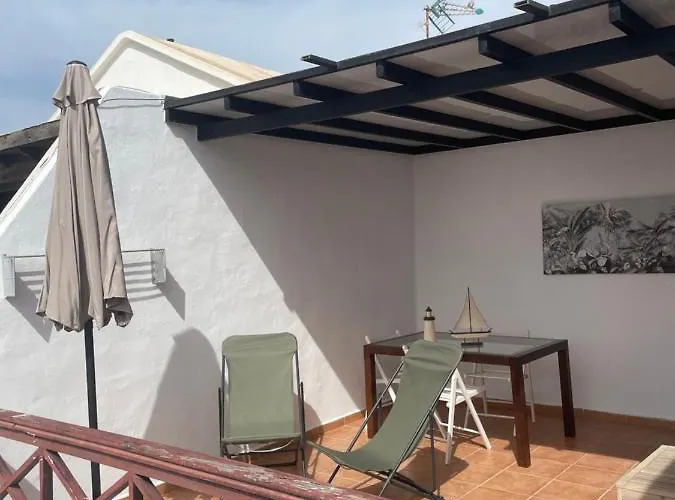 Con Amplia Terraza En La Playa * 卡门港