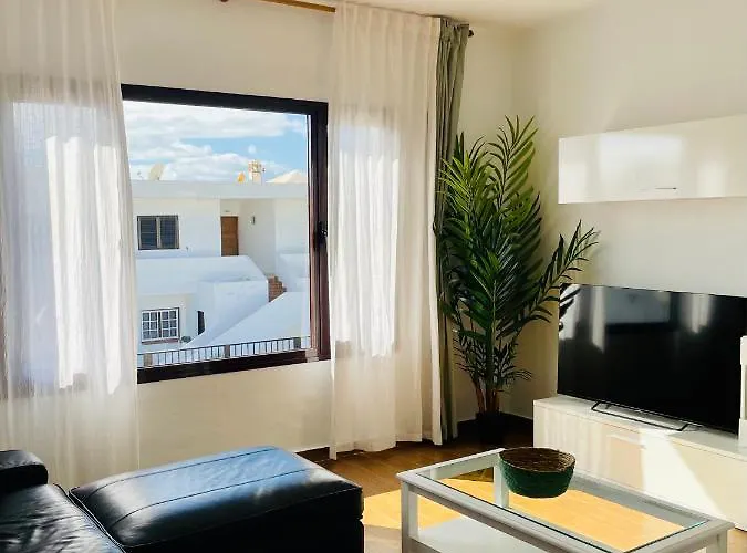 Con Amplia Terraza En La Playa 卡门港