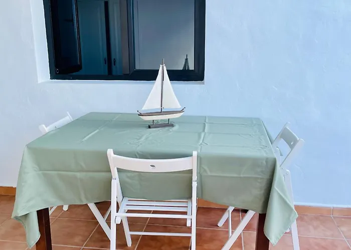 Con Amplia Terraza En La Playa 卡门港