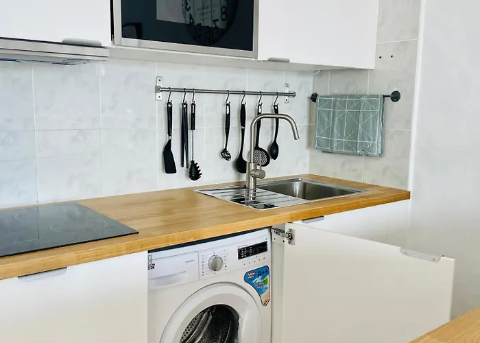 Con Amplia Terraza En La Playa *