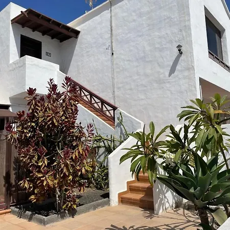 Con Amplia Terraza En La Playa Puerto del Carmen