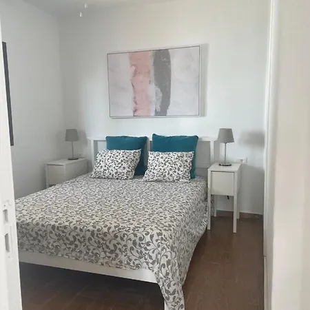 Con Amplia Terraza En La Playa Apartman *